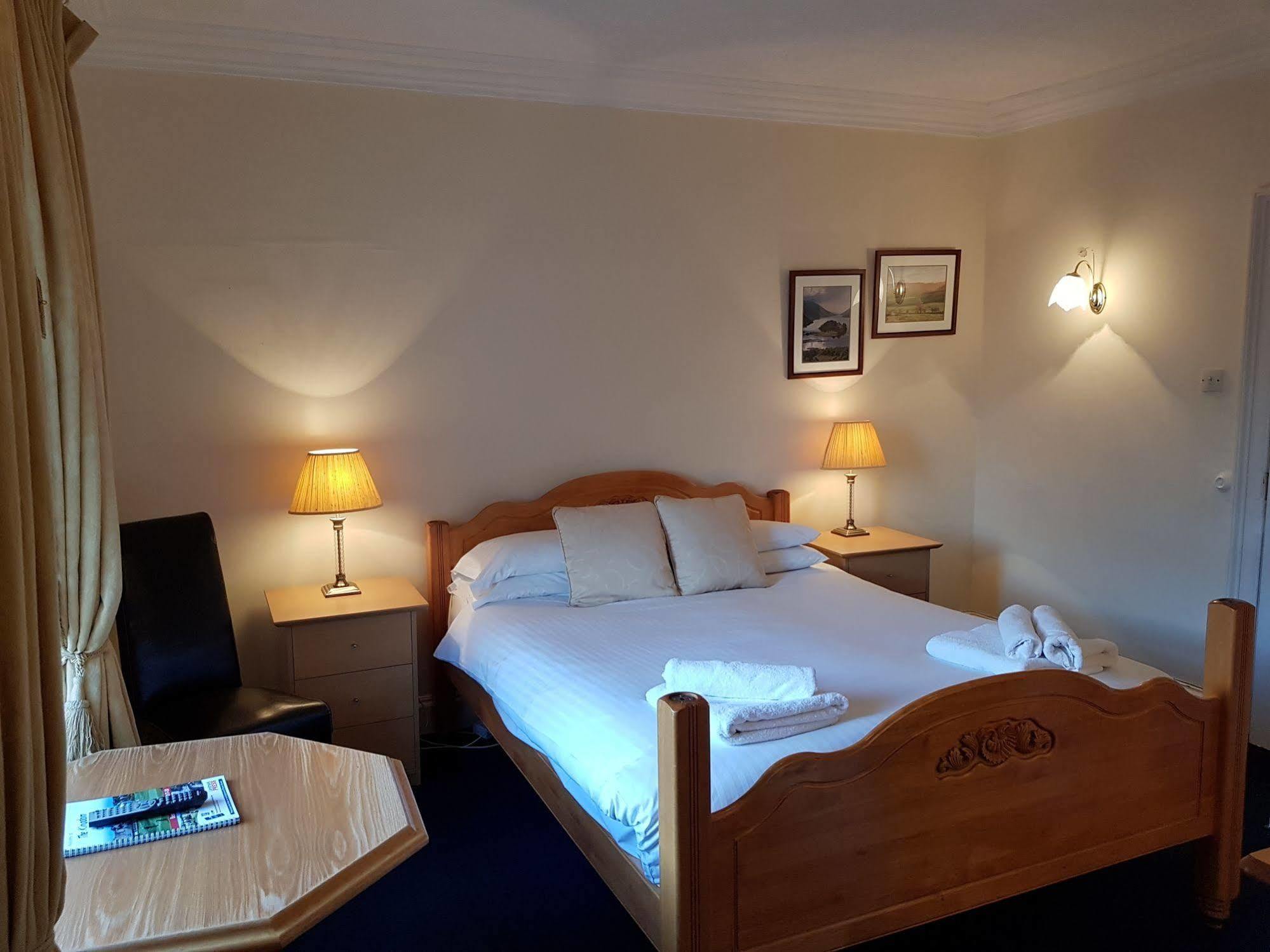 Cedar Inn 爱丁堡 外观 照片